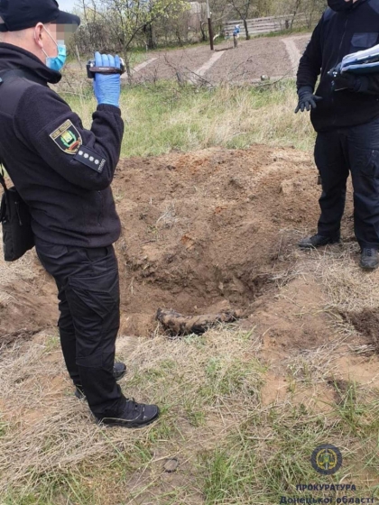 В Лиманском районе мать 4-х детей убила сожителя и закопала его труп во дворе