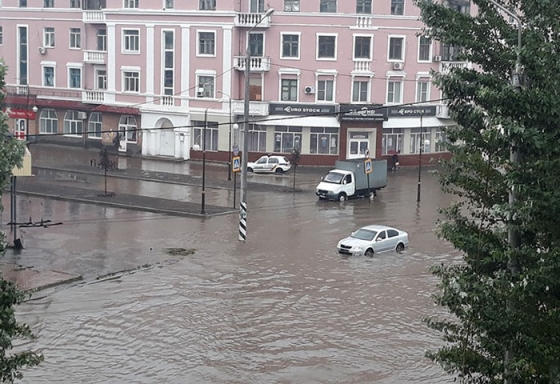 Привокзальная площадь в Краматорске снова превратилась в море