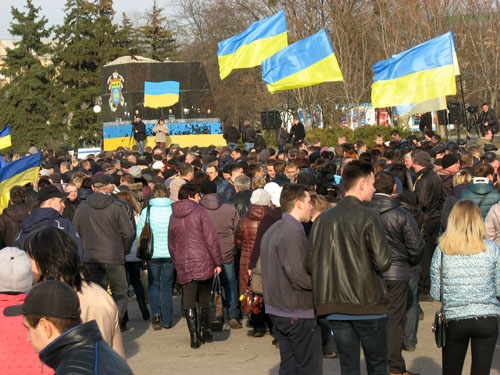 Митинг в Краматорске: под украинскими флагами и против блокады (фото, видео)