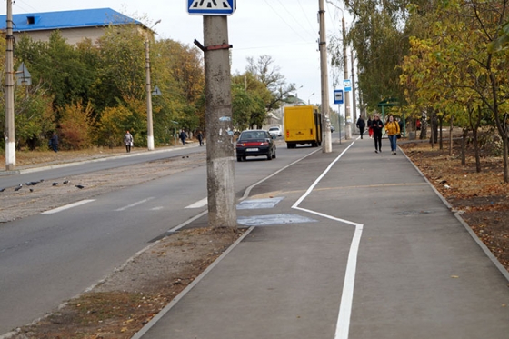 велодорожки между столбов