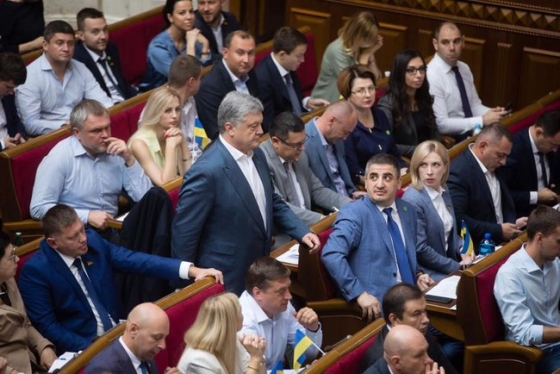 Порошенко - Зеленскому: Не советую искать врагов в Киеве. Враг Украины - в Москве