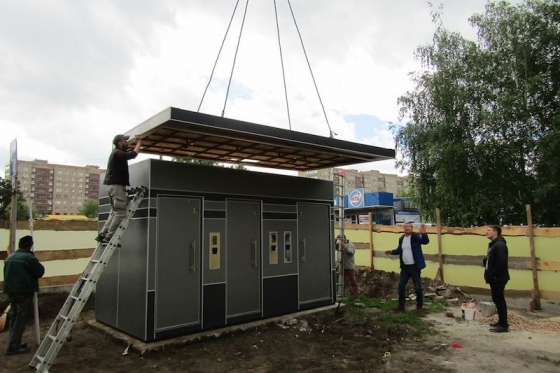 В Старом городе и в центре монтируют кабины новых общественных туалетов 