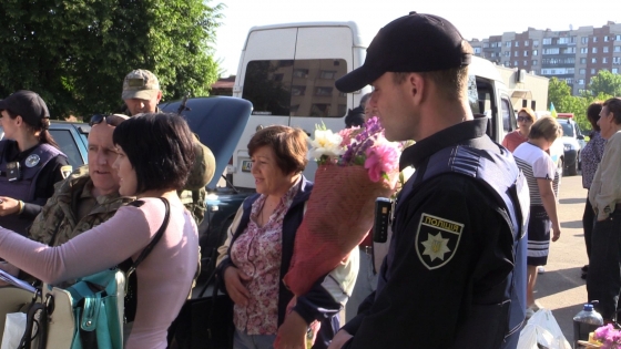 блокировка автобуса активистами