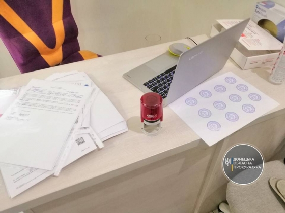 У Краматорську викрито злочинну схему з реалізації фальшивих довідок на COVID-19