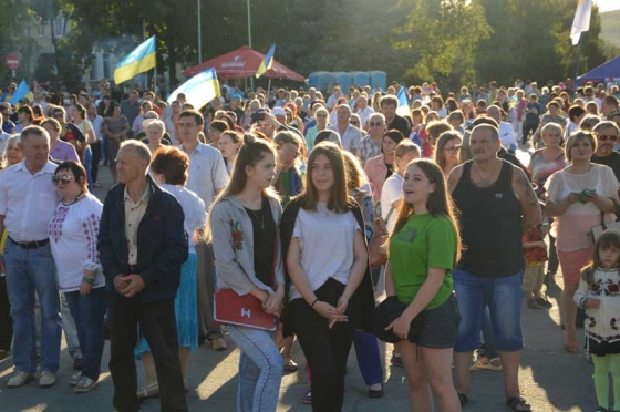 На площади «Маэстро» дали праздничный концерт (фото, видео)