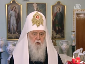 Патриарх Филарет поздравил верующих с Пасхой (видео)