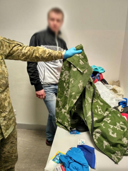 6 россиян задержаны в аэропортах Киева: один из них награжден медалью 