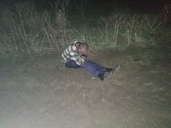 В Славянске пьяный водитель с 2-летним ребенком в салоне &quot;прокатил&quot; на капоте полицейского