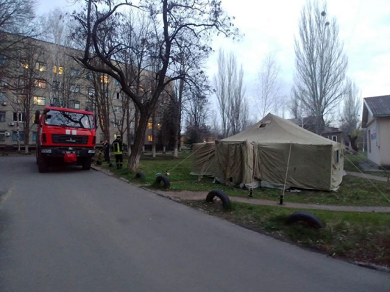 В Краматорске развертывают палатки ГСЧС для сортировки больных коронавирусом