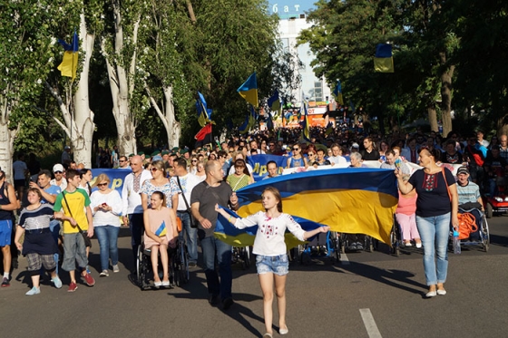 В Краматорске тысячи людей вышли на Ходу в честь Дня освобождения города