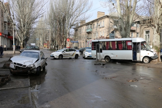 В Славянске в результате ДТП 9 человек пострадали, из них 1 несовершеннолетний (фото)