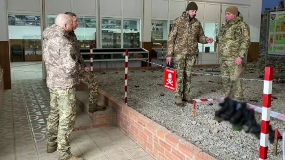 В Міноборони розробляють протимінні берці для саперів