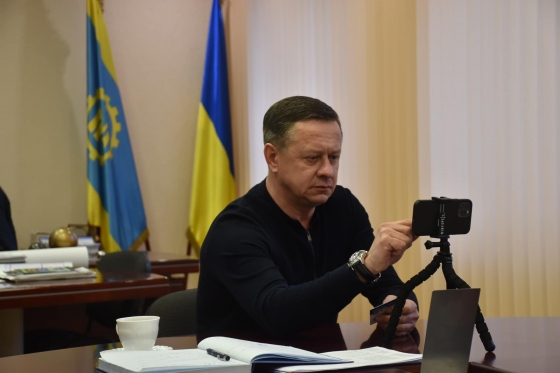 Сейчас ценное и необходимое - возможность общаться, доносить информацию и следить за ней