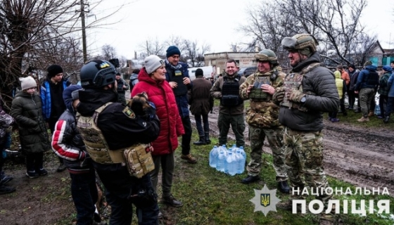 У Бахмуті під вогнем залишаються понад 300 дітей, поліція наполягає на евакуації