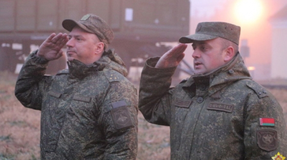 До Білорусі прибувають ешелони російських військових
