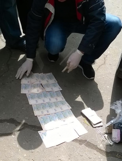 Краматорский полицейский попался на взятке в 75 тыс. гривен