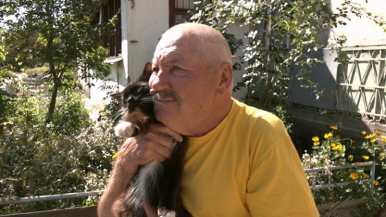 Родину з Краматорського району в квартирі без опалення взимку зігрівали коти (фото, відео)