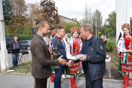 У Краматорську відкрили алею кращих платників податків