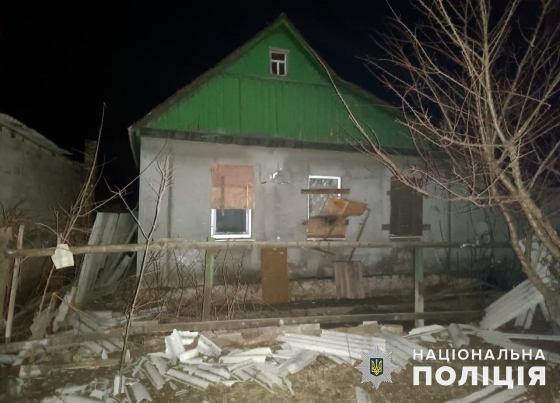 Наслідки ворожих обстрілів Донеччини: пошкоджено житлові будинки, цех заводу, магазин, лінію електропередач, газопроводи, залізничну колію, авто, - поліція (фото)