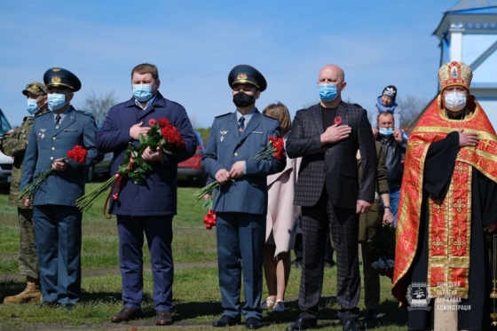В Донецкой области перезахоронили 99 воинов, погибших в годы Второй мировой войны