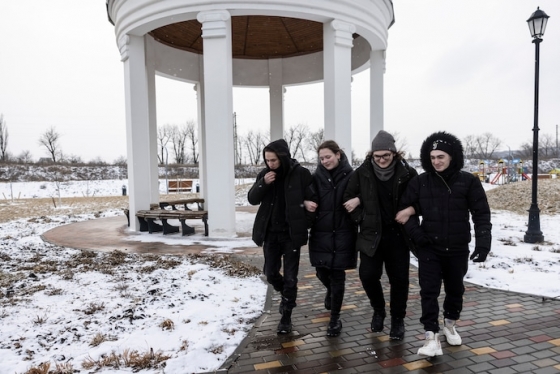 Артур Бабаянц на улюбленому місці зустрічі з друзями у парку