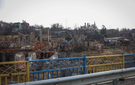 Проблеми з електрикою та центральним водопостачанням: очільник Святогірська розповів, як живе місто неподалік фронту