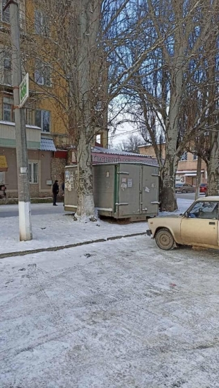 В Краматорске продолжается демонтаж незаконно установленных рекламных объектов и МАФов (фото)