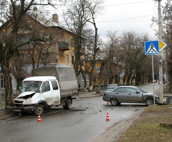 ДТП в Краматорске: жестоко пострадала &quot;Газель&quot; (фото)