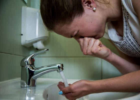 Так называемую «питьевую воду» из Донецкой области повезли на токсикологическое исследование в Киев