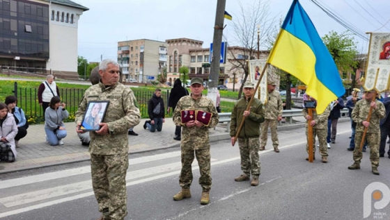Острог попрощався з 30-річною снайперкою з Краматорська Катериною Шинкаренко