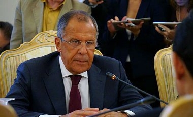 На фоне бомбардировок Сирии Лавров толкует о невмешательстве