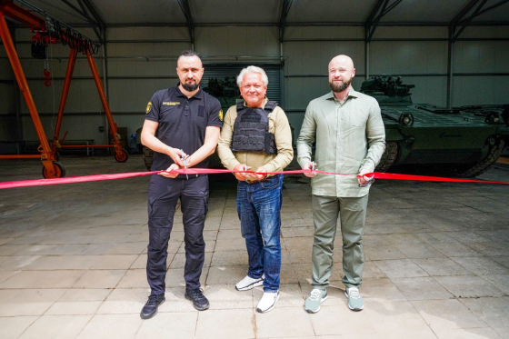 &quot;Укроборонпром&quot; і Rheinmetall відкрили спільний цех з ремонту і виробництва бронетехніки в Україні