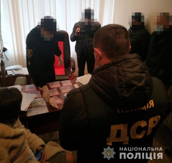 Чиновник из управления Гоструда в Донецкой области попался на взятке 