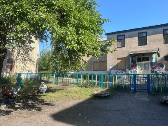 Внаслідок ранкового обстрілу Українська щонайменше 2 людини загинули і 8 отримали поранення