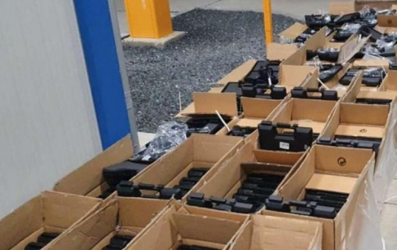 В Украину из Румынии ехал грузовик с рекордным количеством контрабандного оружия