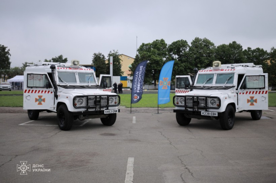 Благодійники передали броньовані автомобілі для рятувальників Донеччини