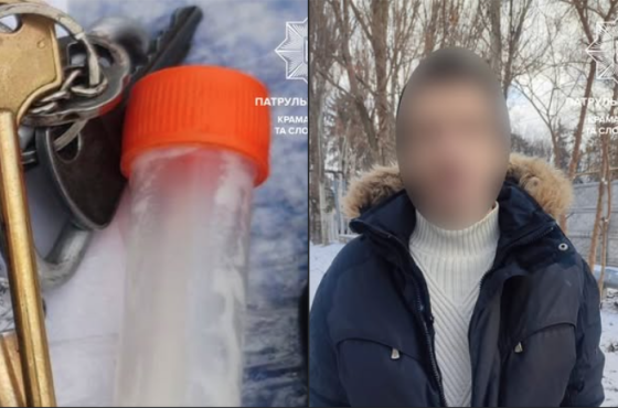 У Краматорську поліціянти виявили громадянина, який мав з собою, ймовірно, наркотичну речовину
