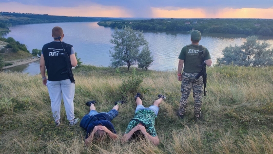 Двоє ухилянтів намагались потрапити до Молдови, перепливши Дністер на надувному матраці, - ДПСУ