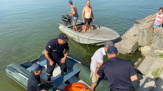 В Одесской области подростка на матрасе унесло на километр в море