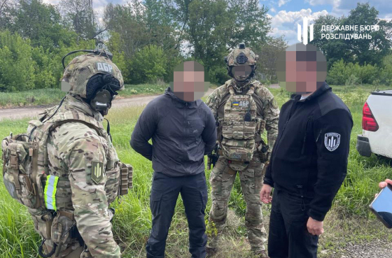 На Донеччині ДБР затримало військовослужбовця, який намагався продати зброю на понад 1,7 млн грн