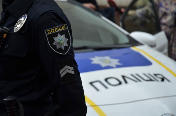 Поліціянти допомогли літньому чоловікові, який загубився, повернутися додому (відео)