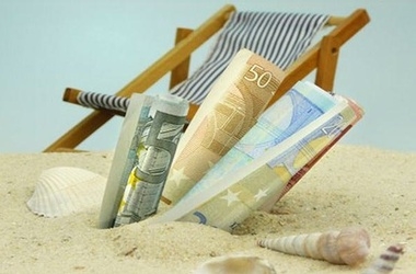 С 1991 года из Украины в офшоры вывели капитал на сумму $ 148 млрд - экономист 