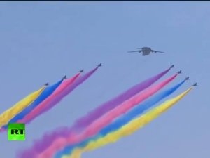Китайский &quot;сюрприз&quot;: в Пекине Путин смотрел на небо в цветах флага Украины