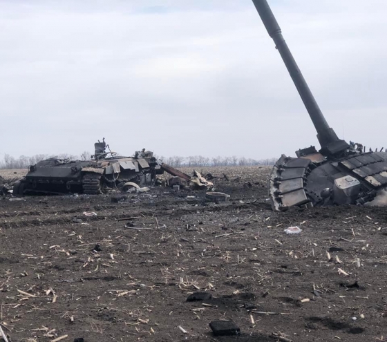 На Донецком и Луганском направлениях 10 апреля уничтожено 5 танков, 8 артсистем и 3 вертолета оккупантов, - пресс-центр ОС