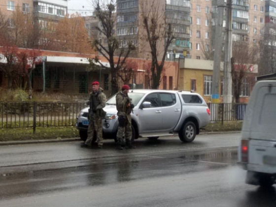 Сотрудники полиции обеспечивают общественный порядок на выборах в Краматорске 
