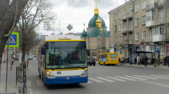 У Тернополі частково відновили рух тролейбусів після атаки на енергооб’єкт в області