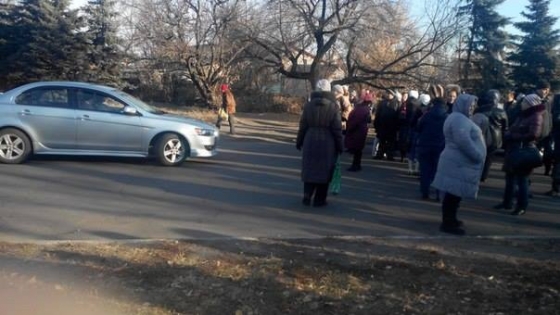 Жители Макеевки перекрыли дорогу в знак протеста против действий &quot;ДНР&quot;
