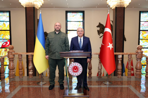 Умєров зустрівся із міністром оборони Туреччини Гюлером: Є конкретні домовленості та результати