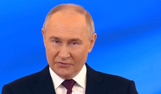 Путін навмисно висуває безкомпромісні умови до майбутніх мирних переговорів, - Bloomberg