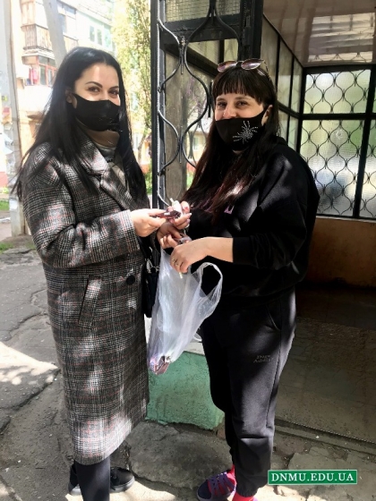 Студенты ДонНМУ провели ежегодную акцию «Сигарету на конфету»